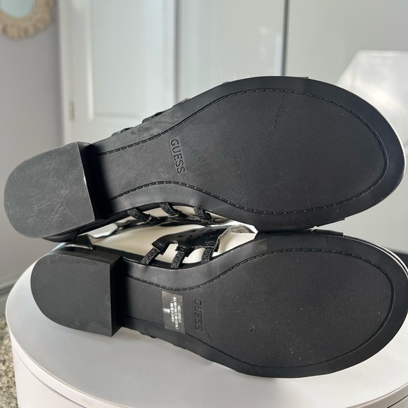 GUESS Black Silver Laser Cut WGFLORISE-C Sandals With Back Zipper Size 6 NWOT - Picture 10 of 12